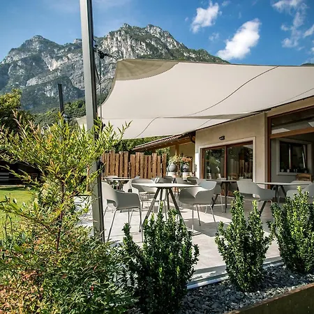 مزرعة للإقامة Agritur Comai