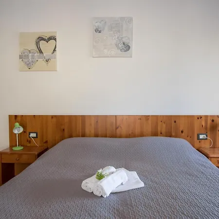 مزرعة للإقامة Agritur Comai
