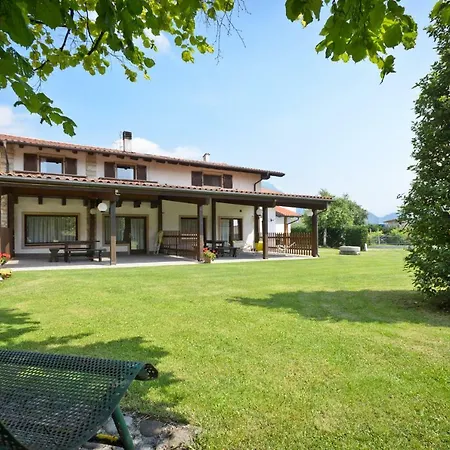 Agritur Comai مزرعة للإقامة